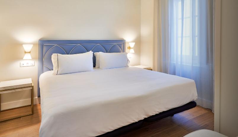 Tandem Palacio Veedor De Galeras Suites Cádiz Exterior foto