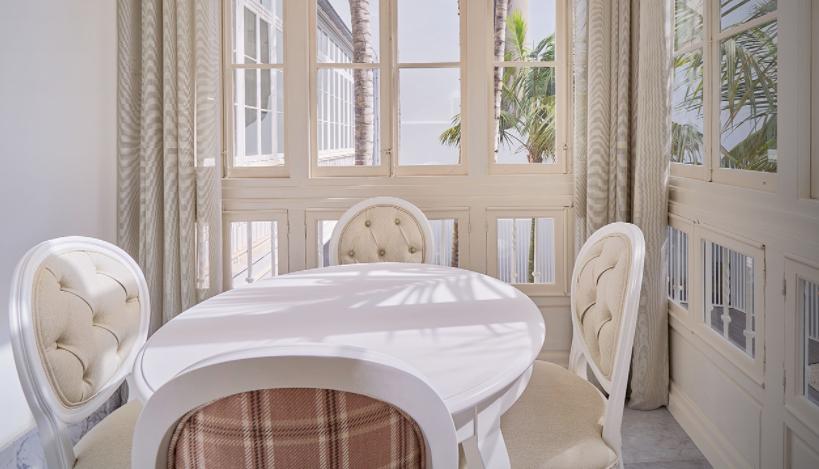 Tandem Palacio Veedor De Galeras Suites Cádiz Exterior foto