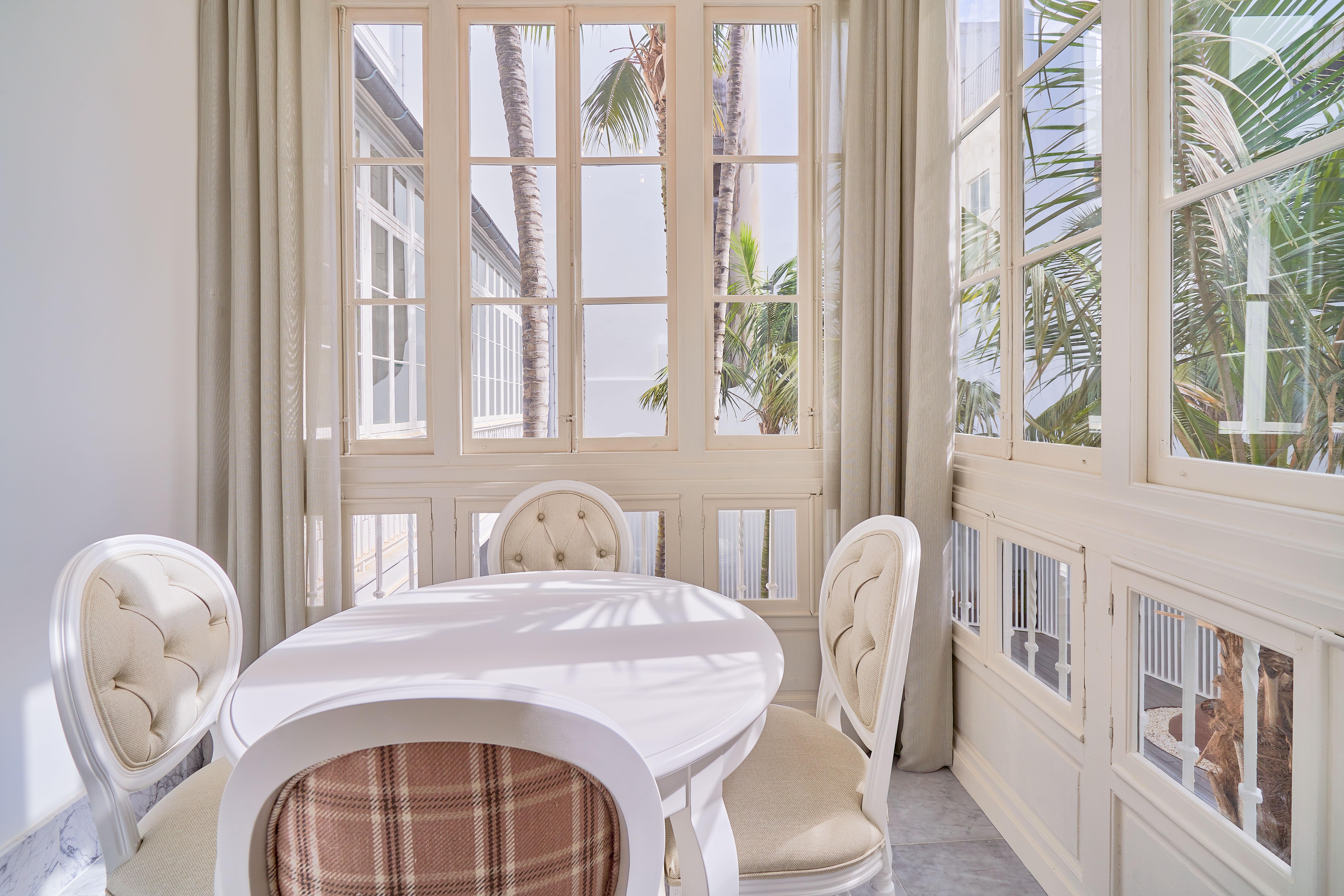 Tandem Palacio Veedor De Galeras Suites Cádiz Exterior foto