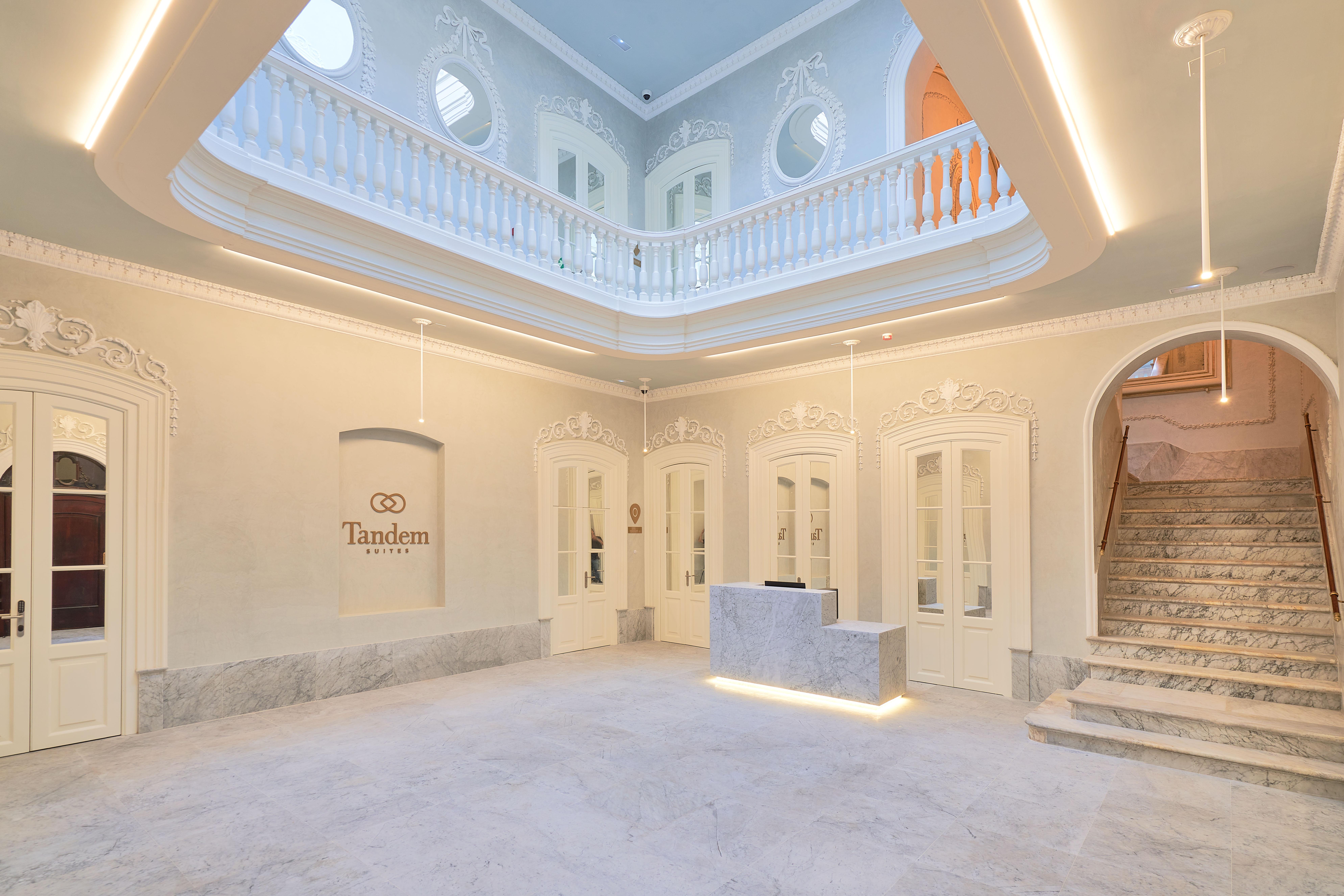 Tandem Palacio Veedor De Galeras Suites Cádiz Exterior foto