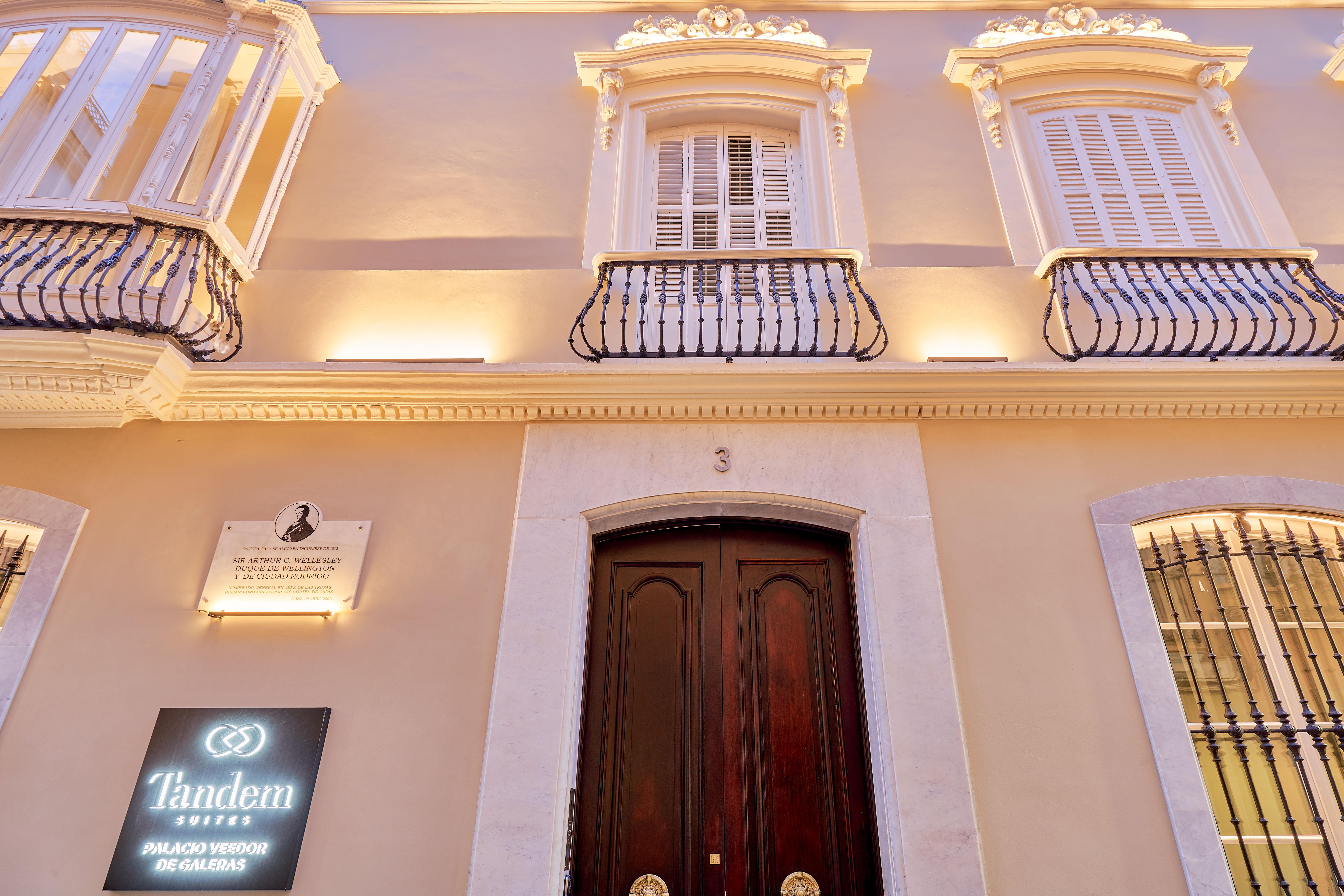 Tandem Palacio Veedor De Galeras Suites Cádiz Exterior foto