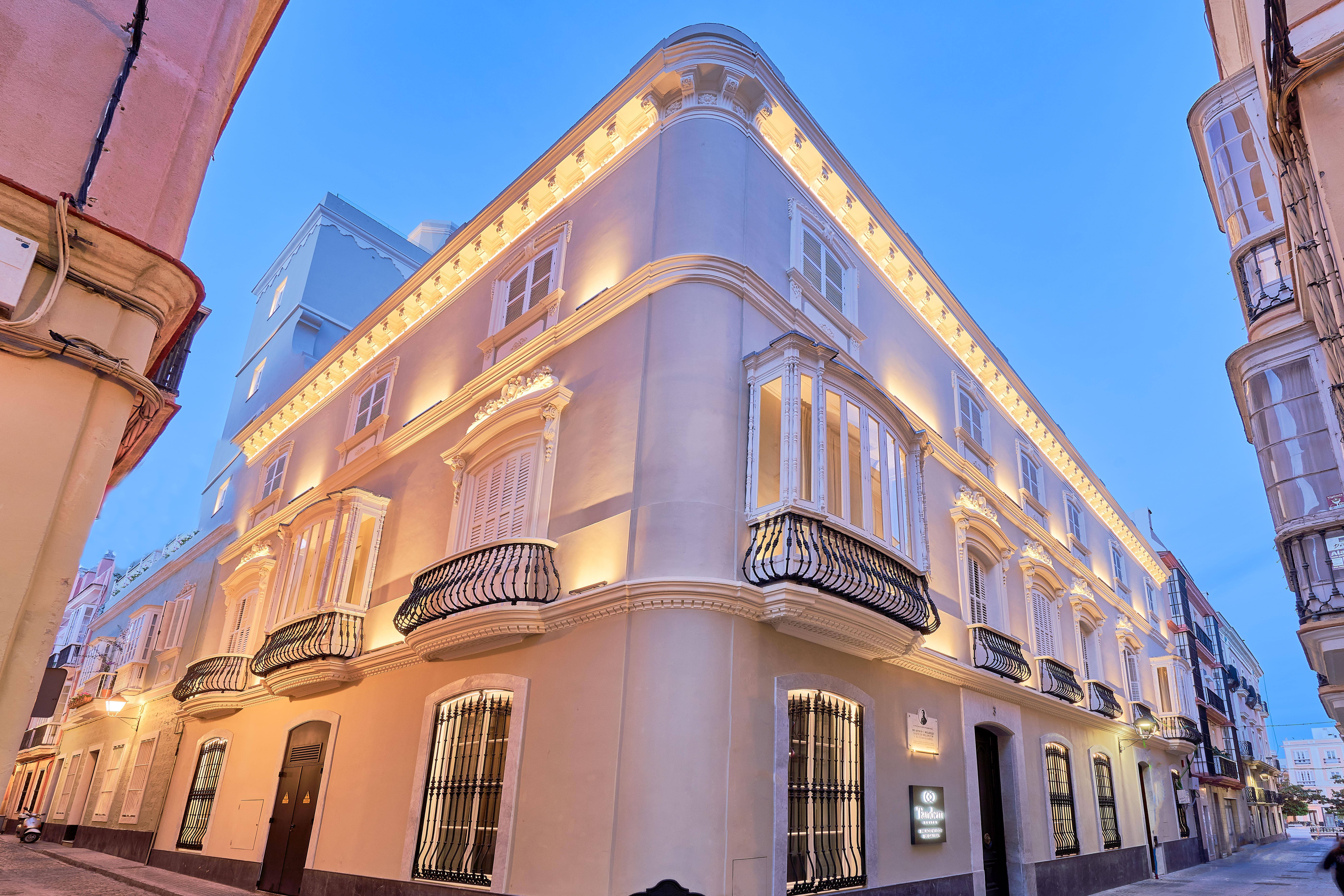 Tandem Palacio Veedor De Galeras Suites Cádiz Exterior foto